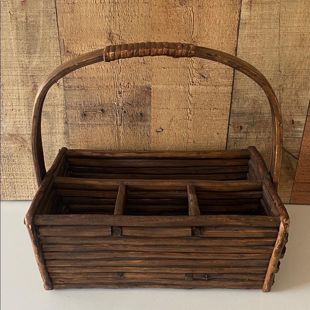 VTG Farmhouse Wooden Wicker Basket Woven Condiments Flatware Organizer Holder